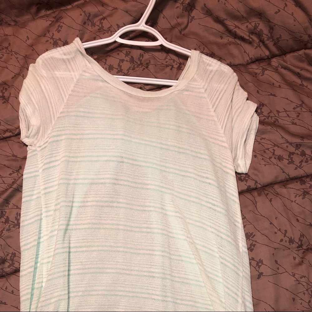 Short sleeve top, mesh back with bow
